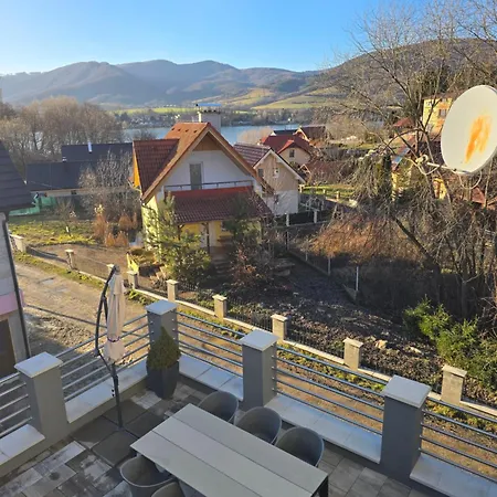 Dom Pri Jazere * Kostolna Ves