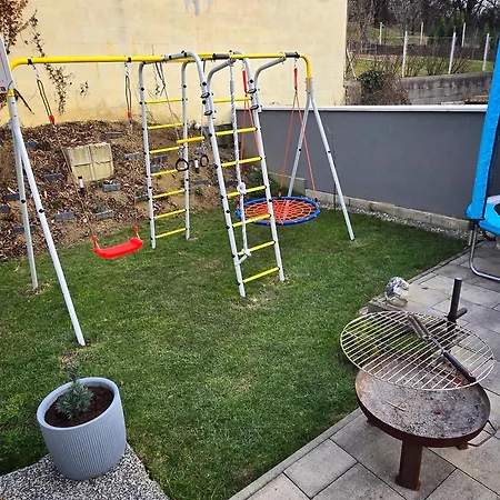 Dovolenkový dom Dom Pri Jazere *