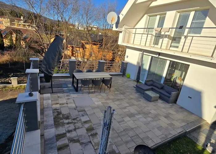 Dom Pri Jazere Tatil Evi